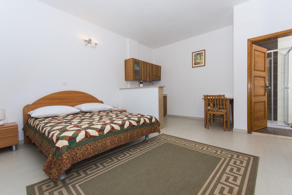 Apartments Bisera Τρογκίρ Εξωτερικό φωτογραφία